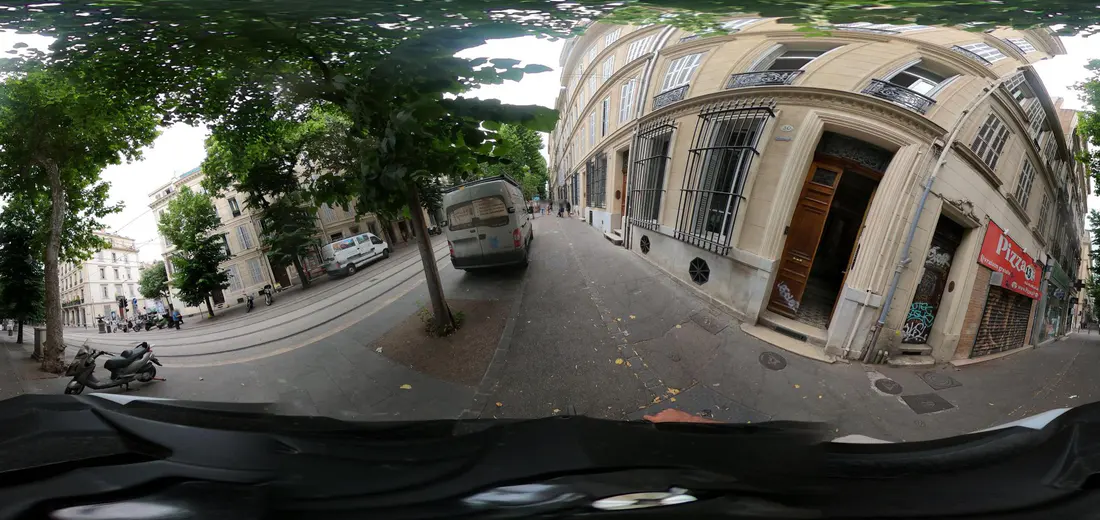 Vue du bâtiment ou de la rue de 30 Boulevard longchamp 13001 Marseille